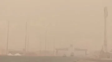 اختفت المنازل.. عاصفة ترابية قوية تضرب محافظة مطروح وتعيق الرؤية الأفقية